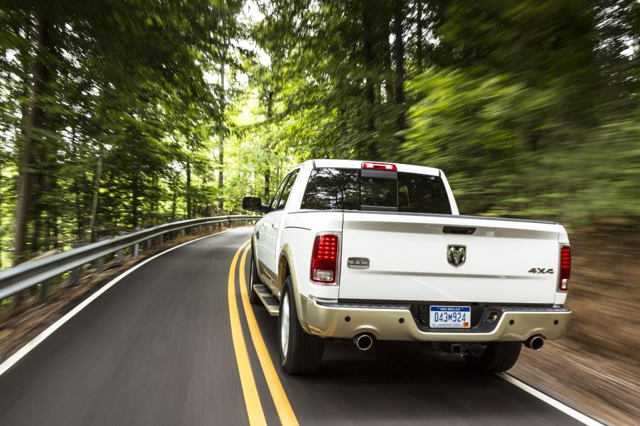  Dodge Ram 1500 Laramie Longhorn Crew Cab 2013 года  (фото 21 из 24)